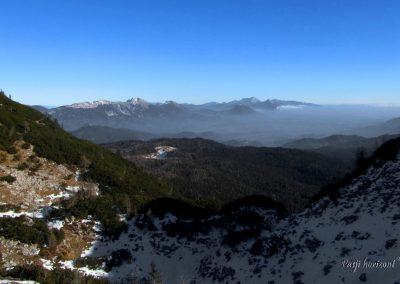 Debela peč, razgled ob poti