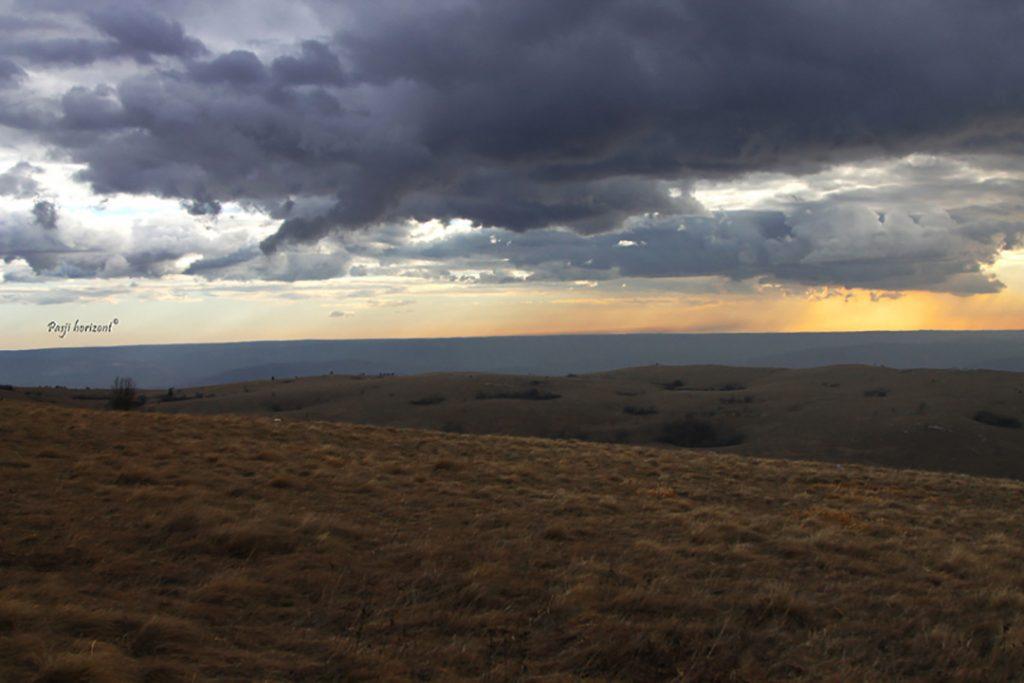 Panorama z Goliča proti zahodu