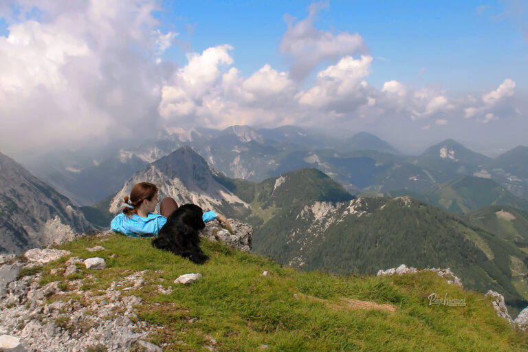 Pasji horizont na Velikem Kladivu z razgledom na Avstrijo