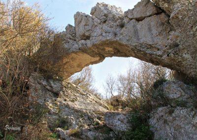 Naravni most Sočerga, Spodmoli