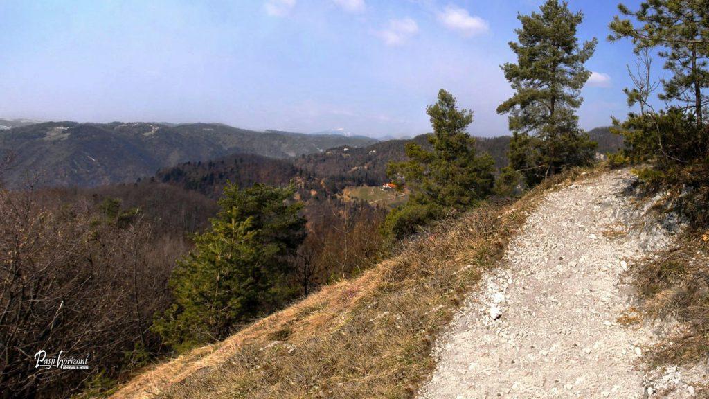 Razgled s poti na Polhograjsko Grmado