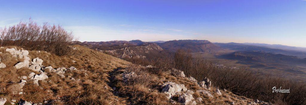 Panorama nad Ajdovščino iz Čavna