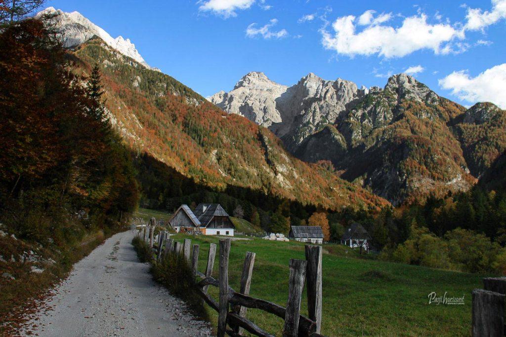 Makadamska cesta skozi dolino Trente