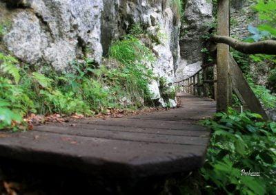 Pokljuška soteska, lesena galerija v steni