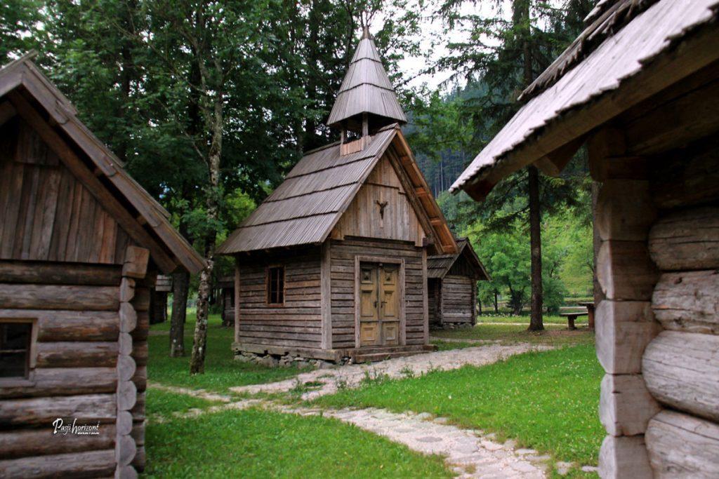 Cerkev, Etnološka zbirka - vas starih poklicev, Luče