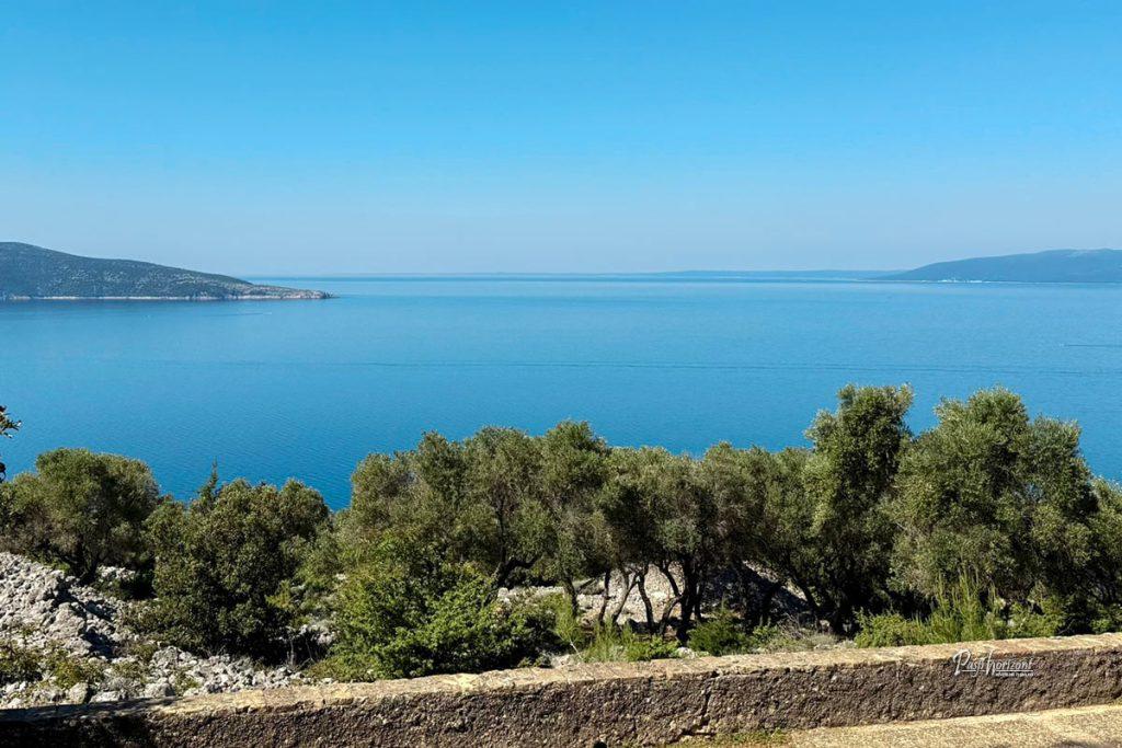 Razgled na morje in cresko obalo pri cerkvi sv. Salvadur