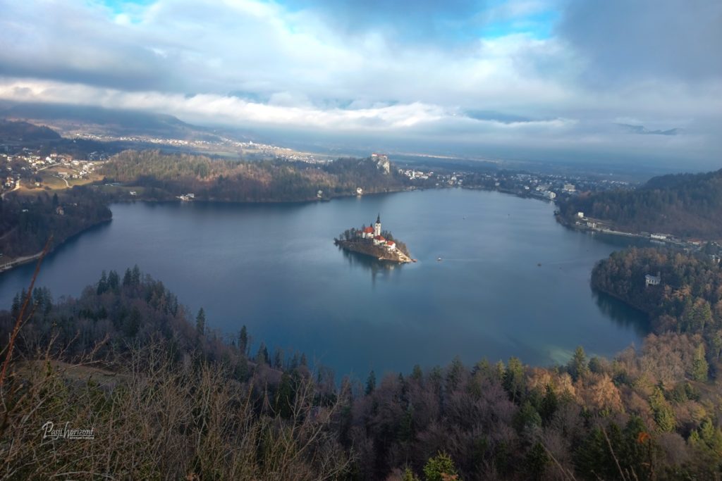 Razgled iz male Osojnice, na Blejsko jezero in otok