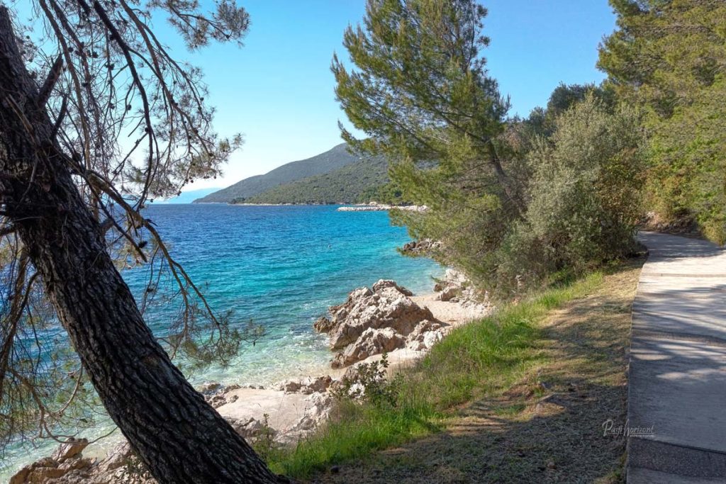 Pešpot ob obali, Cres, Kovačine