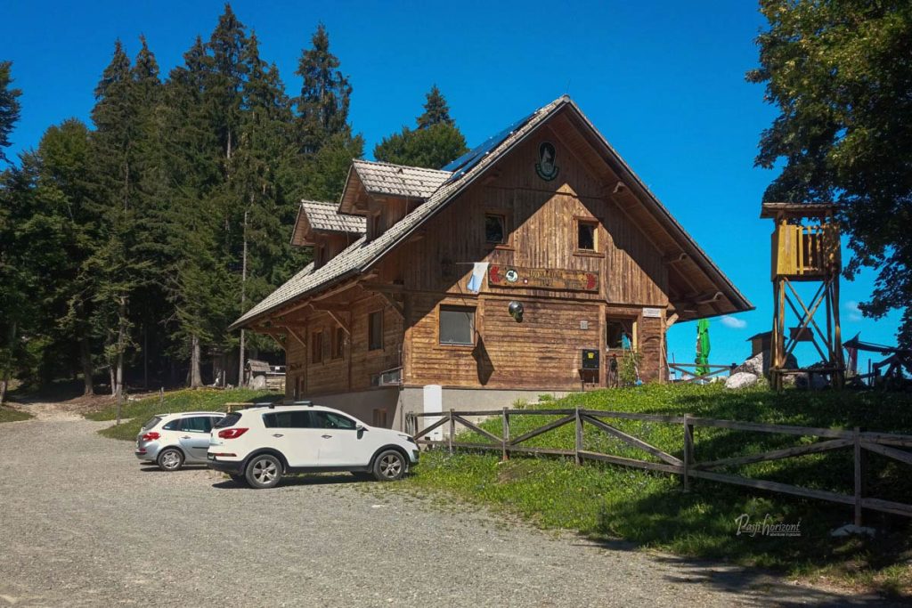 Lovska koča na Taležu nad Radovljico