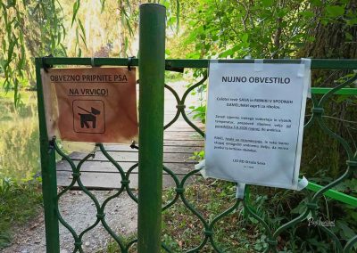 Informativna tabla pri štirih ribnikih